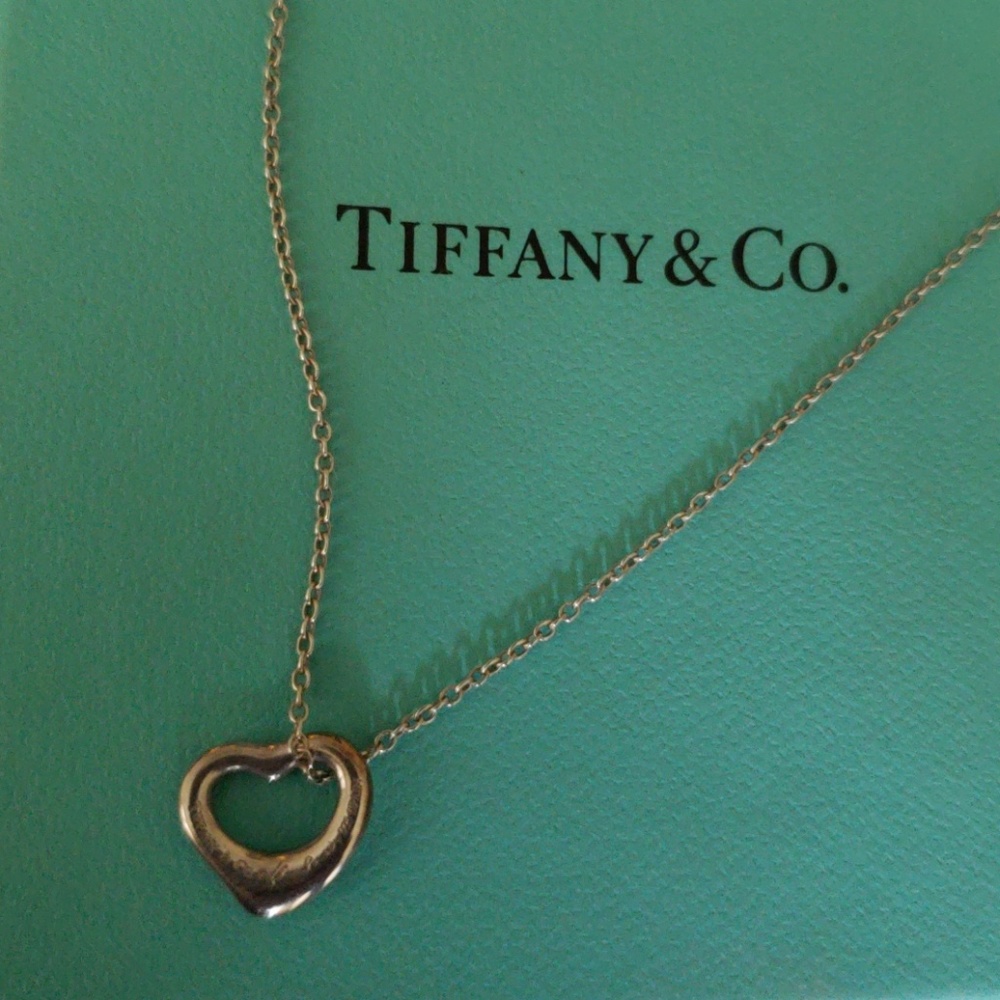Elsa peretti heart necklace